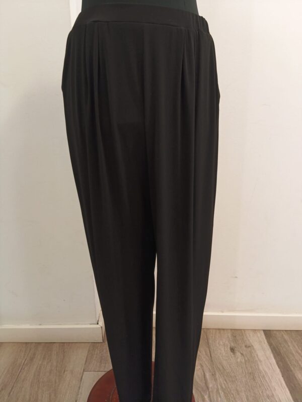 Pantalón punto negro